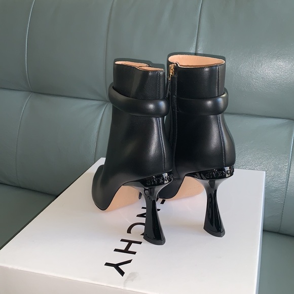 Givenchy Carene 95mm Logo-Heel Ankle Booties - Picture 2 of 8